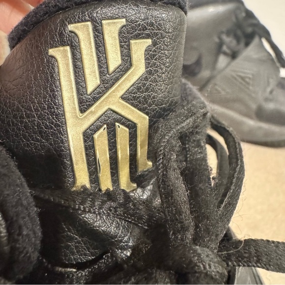 Nike Kyrie Flytrap 3 “Black Metallic Gold “ Men’s Basketball Sneakers main image 8